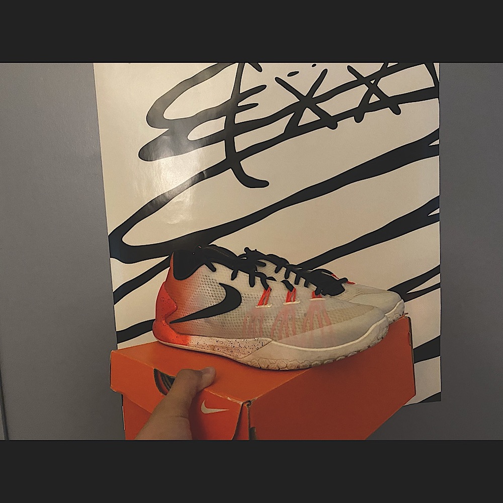 NIKE HYPERCHASE